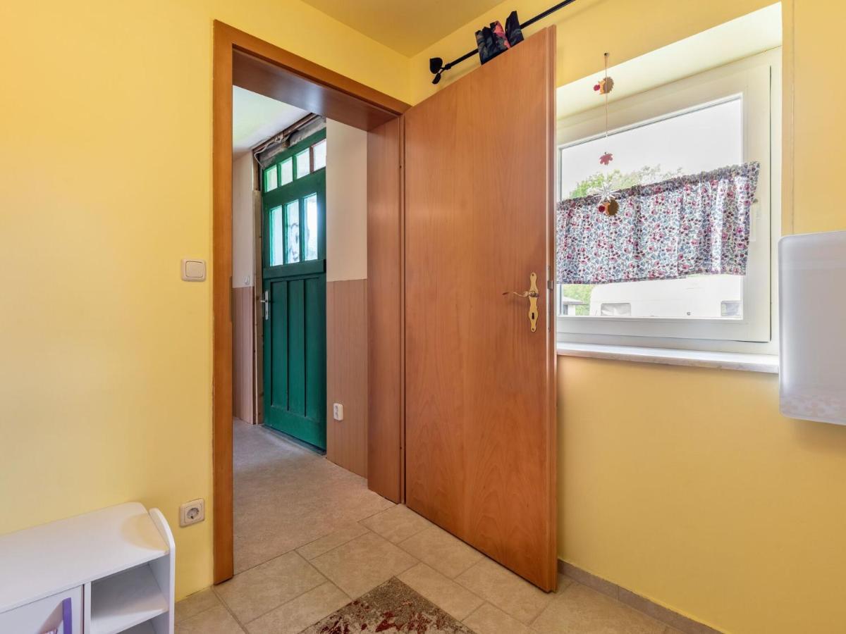 Snug Holiday Home In Divitz Spoldershagen Near Skydiving Exterior photo